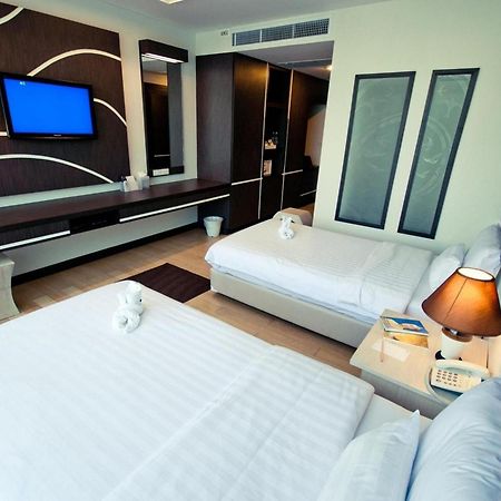 A-Te Chumphon Hotel - Sha Plus מראה חיצוני תמונה