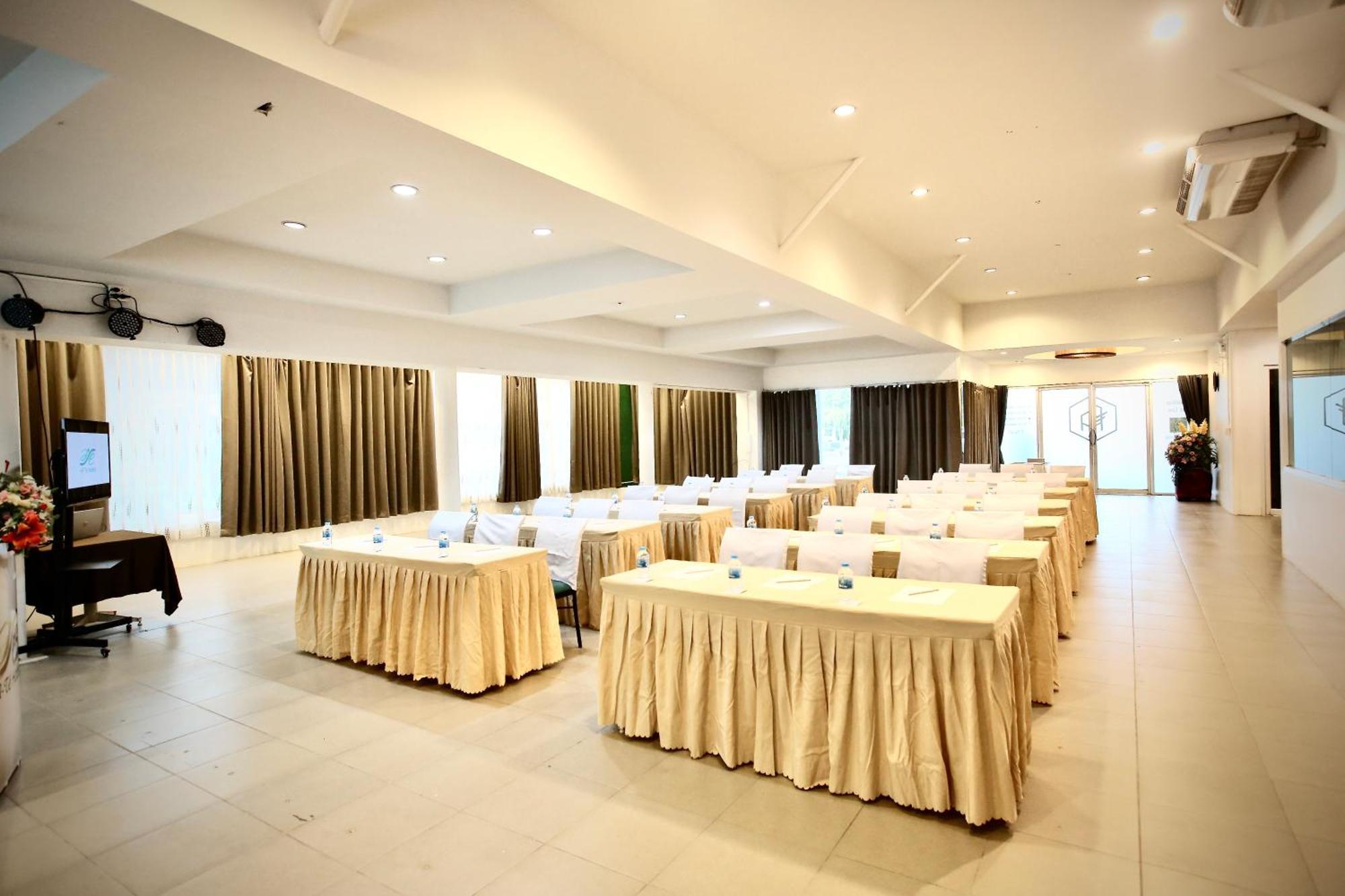 A-Te Chumphon Hotel - Sha Plus מראה חיצוני תמונה